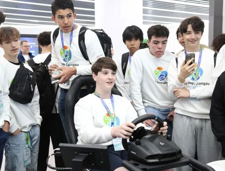 阳春三月迎客来：2026年“锦绣江苏·美国青少年交流营”迎来首批美国师生