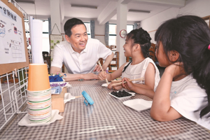 刘小涛走访看望少年儿童让孩子们快乐成长幸福追梦