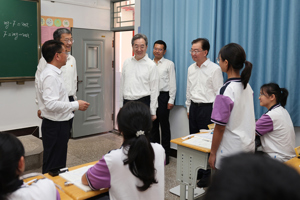 丁薛祥在云南调研时强调 全面贯彻党的教育方针 深入推进基础教育高质量发展